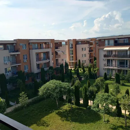 Kiro'ss Flat * Slăntjev Brjag